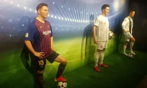 Woskowe figury piłkarzy: Messi, Lewandowski, Ronaldo. Sprawdź muzeum figur woskowych Łeba cennik i zobacz swoich idoli.