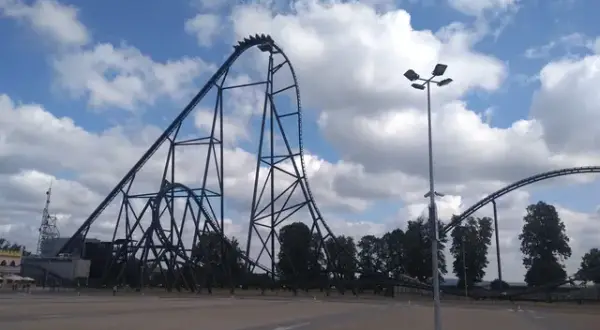 Ile metrów wysokości ma Hyperion? Zaskakujące fakty o rollercoasterze