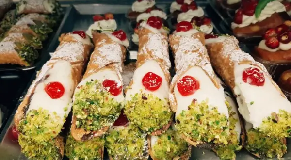 Gdzie zjeść w Katanii? Odkryj najlepsze lokalne smaki i miejsca