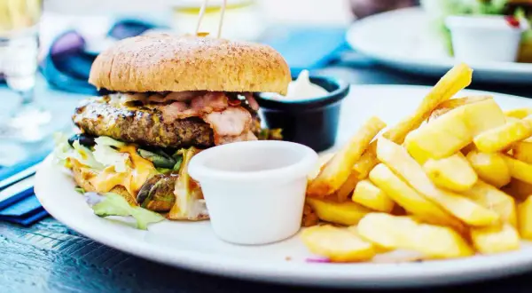 Międzygórze gdzie zjeść - odkryj najlepsze restauracje i smaki