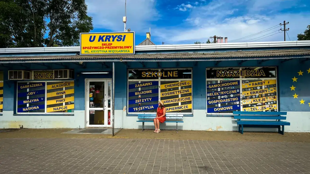 Przystanek na trasie do Wilkowyje Ranczo. Sklep 